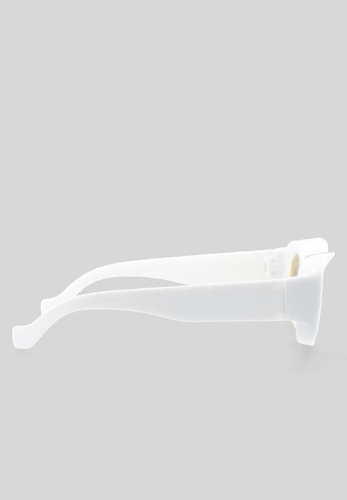 Superbalist - Giselle oval sunglasses - white