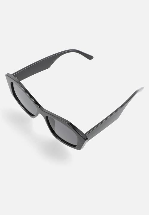Superbalist - Sabrina cateye sunglasses - black