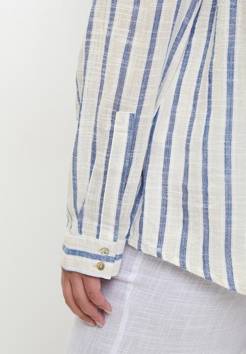 Cotton On - Plus The Essential Beach Shirt - Blue/Natural Stripe