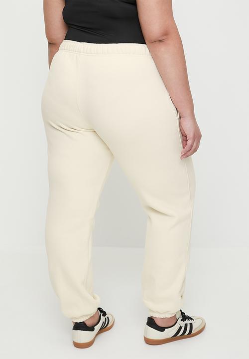 Cotton On - Plush Essential Gym Trackpant - Coconut Milk