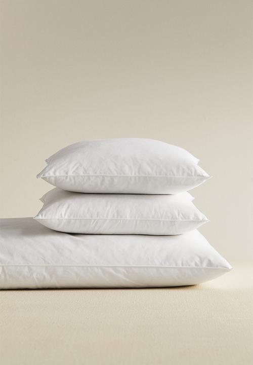 H&M - Feather-filled inner cushion - white