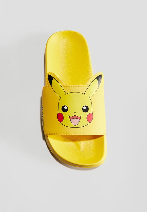 H&M - Printed pool shoes - yellow pokémon