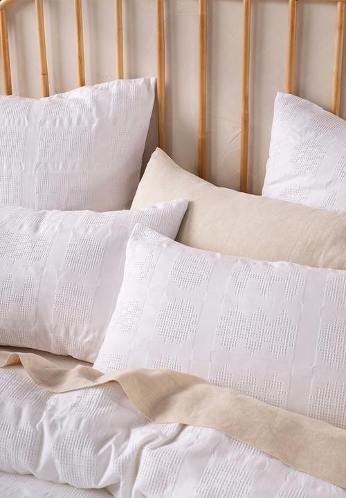 Linen House - Seren Duvet Cover Set - White