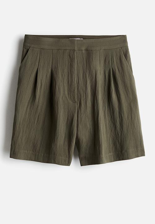 H&M - Knee-length shorts - dark khaki green