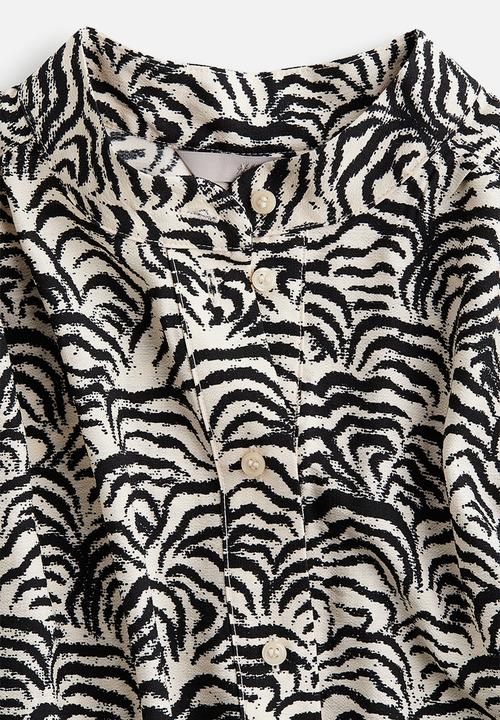 H&M - Tie-belt dress - cream & black patterned