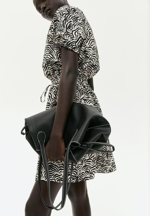 H&M - Tie-belt dress - cream & black patterned