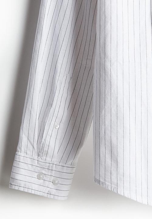 H&M - Regular fit linen-blend shirt - white striped