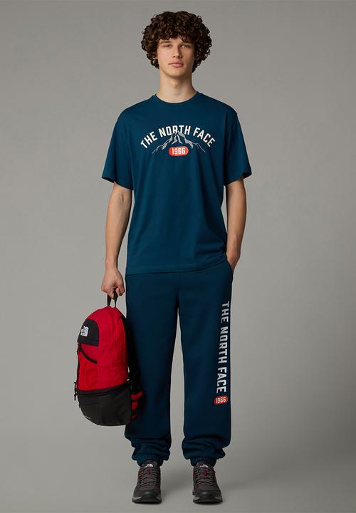 The North Face - M Ss Tee Varsity Graphic - Midnight Petrol (1NO)