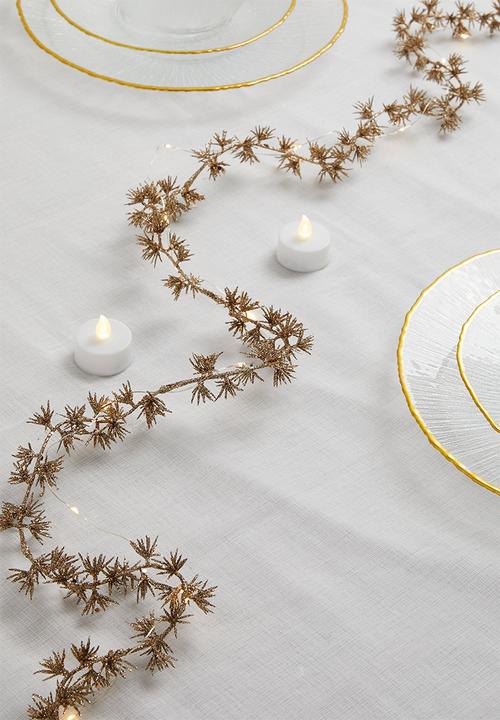 H&S - Pine needle LED light chain - gold