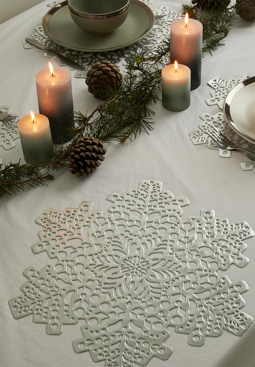 Excellent Houseware - Snowflake Placemats set of 4 - white