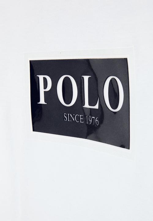 POLO - Boys carter printed ss tee - white