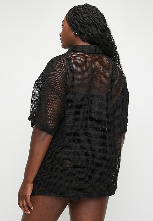 Cotton On - Plus The Essential Short Sleeve Beach Shirt - Black/Open Mesh