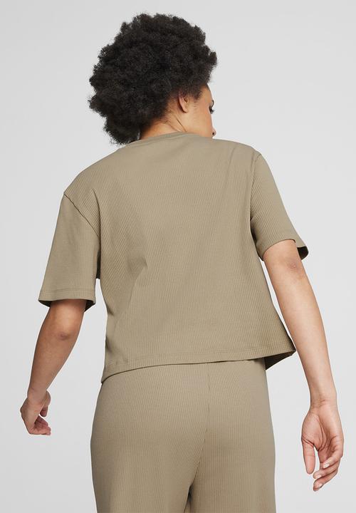 PUMA - Classics Ribbed Relaxed Tee - Oak Branch