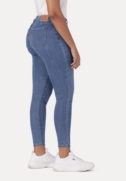 Levi’s® - Curvy Super Skinny Fascinating Fact - Fascinating Fact