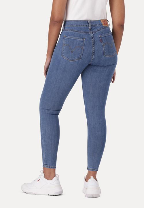 Levi’s® - Curvy Super Skinny Fascinating Fact - Fascinating Fact