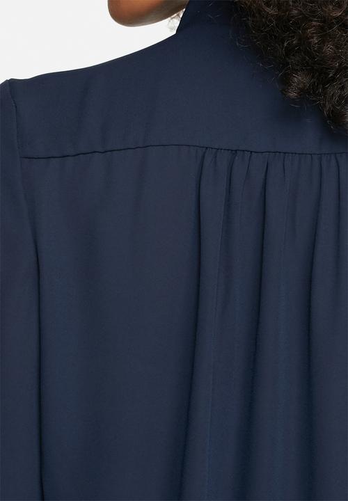 dailyfriday - Anna pussy bow blouse