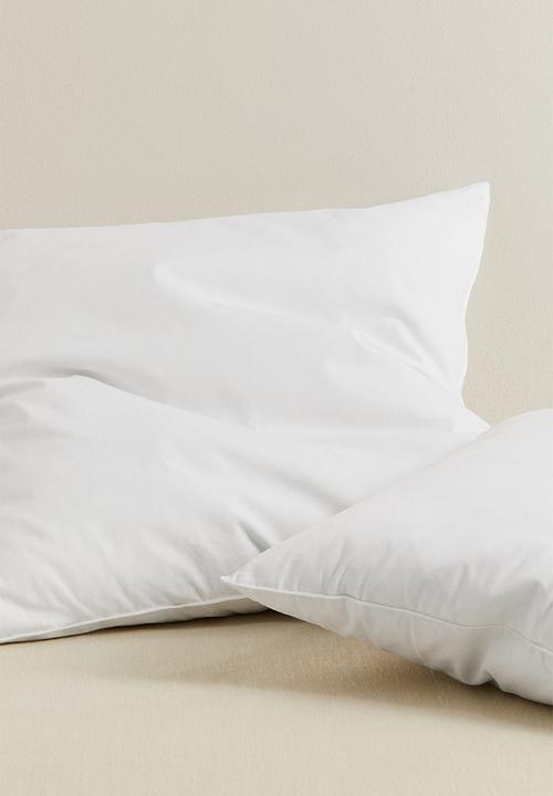 H&M - Feather-filled inner cushion - white