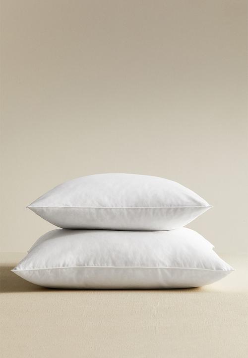 H&M - Feather-filled inner cushion - white