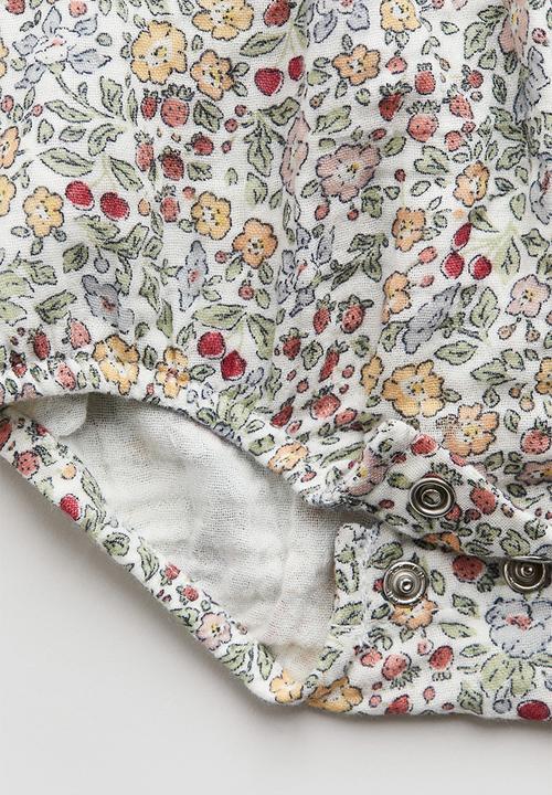 H&M - Patterned muslin romper suit - white floral