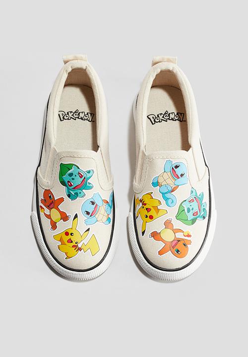 H&M - Printed slip-on trainers - light beige pokémon