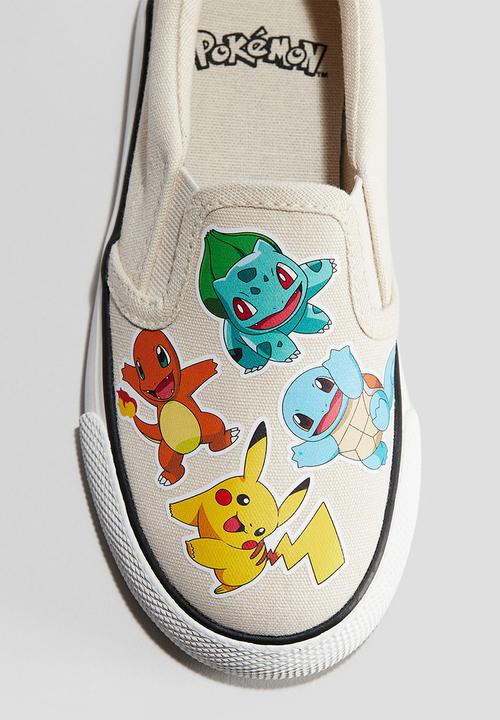 H&M - Printed slip-on trainers - light beige pokémon