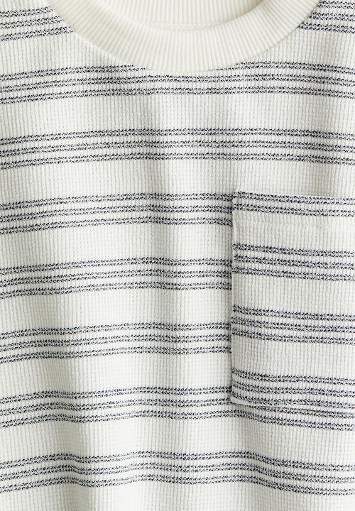 H&M - Chest-pocket T-shirt - white & blue striped