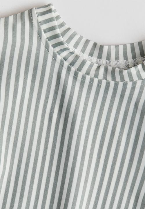 H&M - Upf 50 swim top - grey