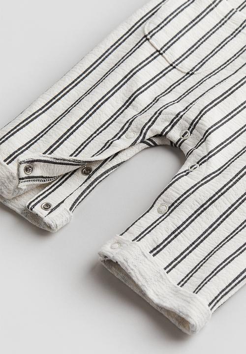 H&M - Patterned cotton romper suit - white striped