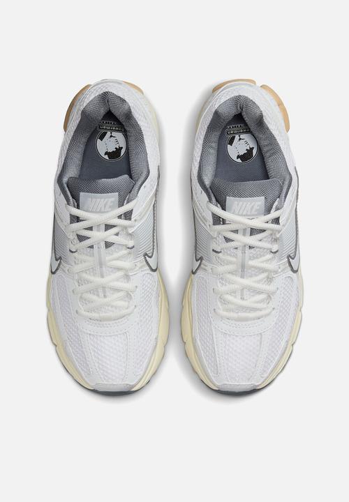 Nike - Zoom Vomero 5 