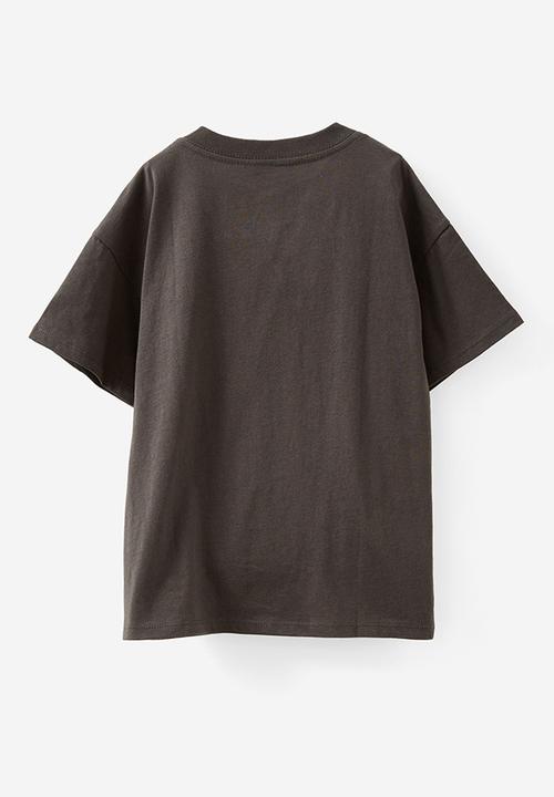 Cotton On - License drop shoulder short sleeve tee - lcn mat barbie diamontes/phantom