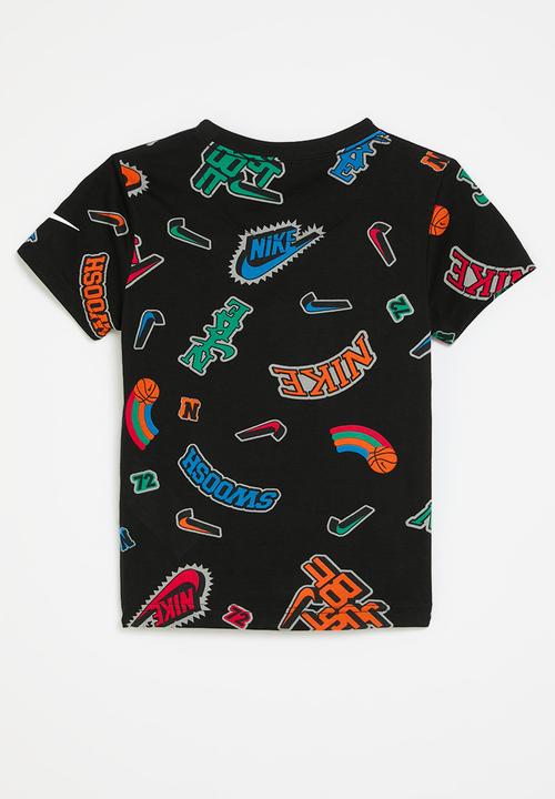 Nike - Nkb varzity aop tee - black