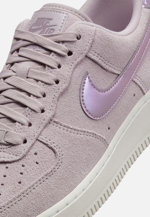 Nike - WMNS AIR FORCE 1 '07 SE