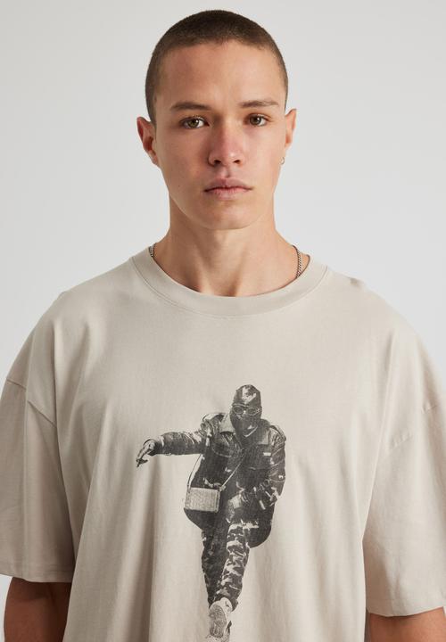 Oversized Music Merch T Shirt - Lcn Bra Fog/Focalistic