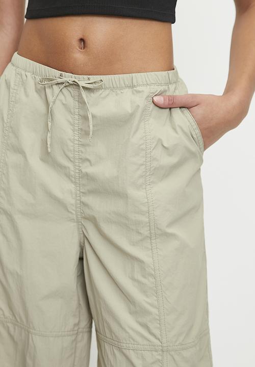 H&M - Nylon parachute trousers - beige