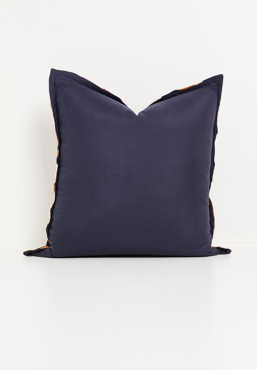 Grey Gardens - Pamela cushion cover - multi