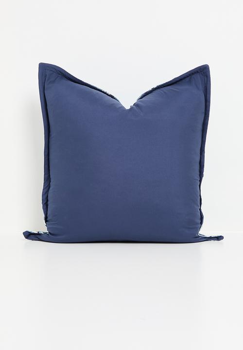 Grey Gardens - Fossil cushion cover - blue