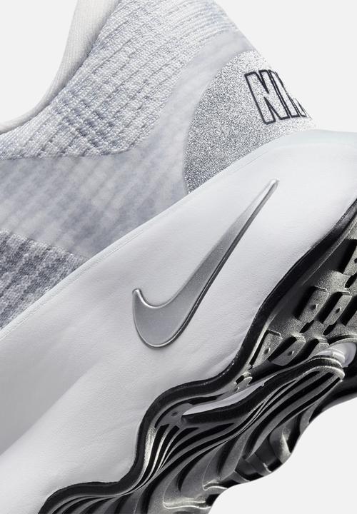Nike - Nike Motiva PRM