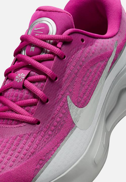 Nike - Nike Journey Run PRM