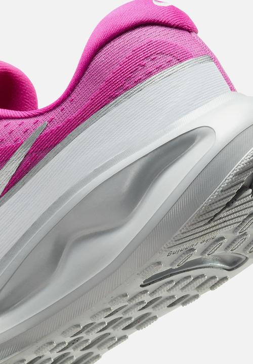 Nike - Nike Journey Run PRM