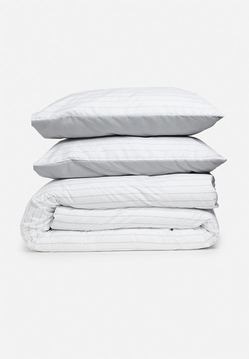 Sixth Floor - Super Soft Duvet & Sheet Set Stripe - Grey 