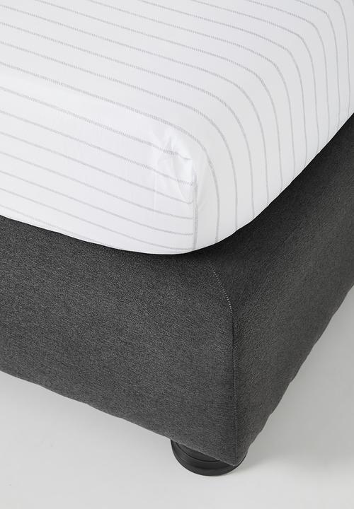 Sixth Floor - Super Soft Duvet & Sheet Set Stripe - Grey 