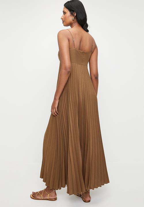 Superbalist - Pleated Trapeze Maxi Dress -  Chutney Brown