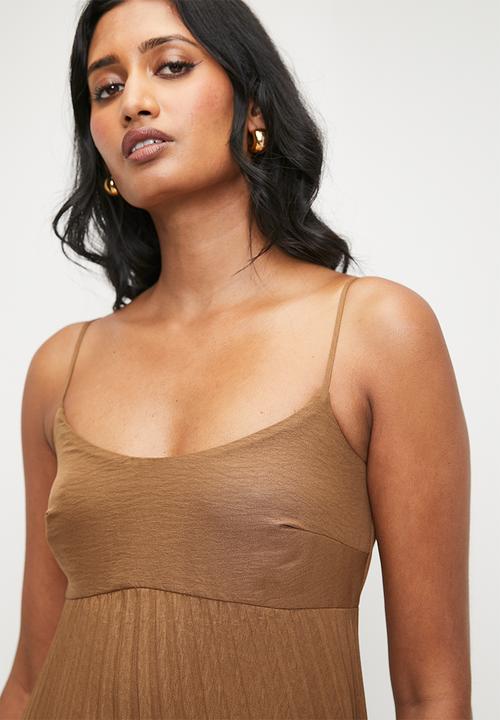 Superbalist - Pleated Trapeze Maxi Dress -  Chutney Brown