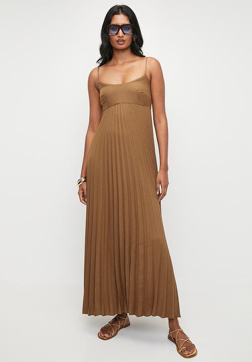 Superbalist - Pleated Trapeze Maxi Dress -  Chutney Brown