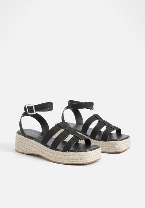 boohoo - Gladiator Flatform Sandals