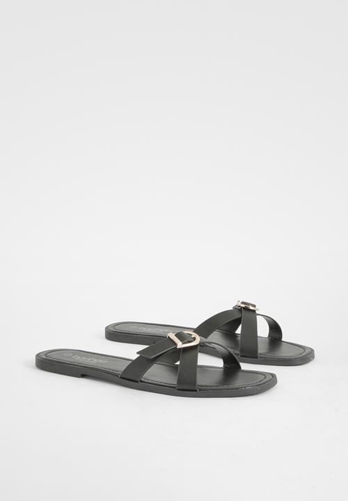 boohoo - Crossover Buckle Mule Sandals