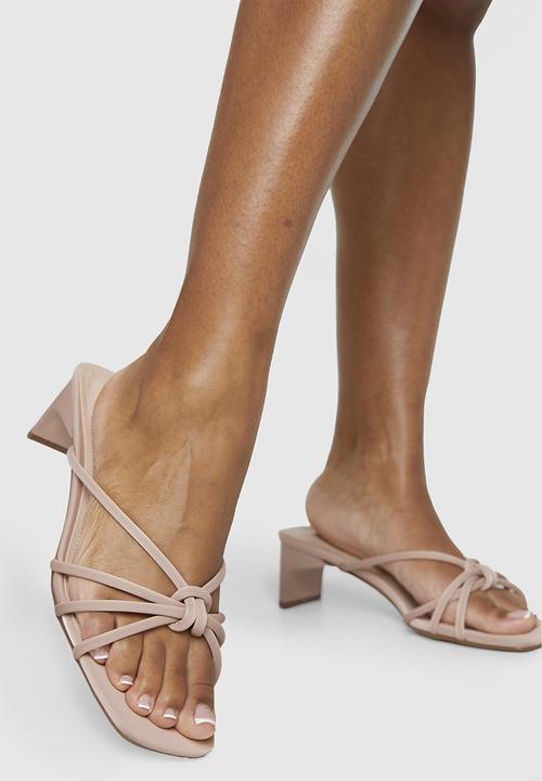 boohoo - Knot Detail Flat Heeled Mules