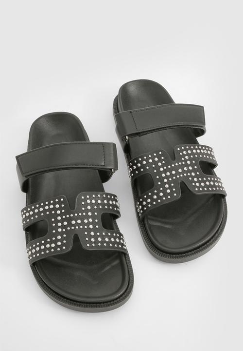 boohoo - Studded Cut Out Detail Sandal