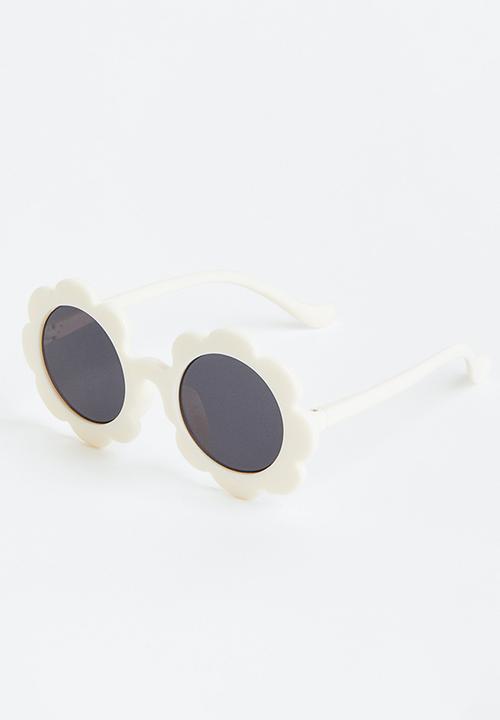 H&M - Flower-shaped sunglasses - white