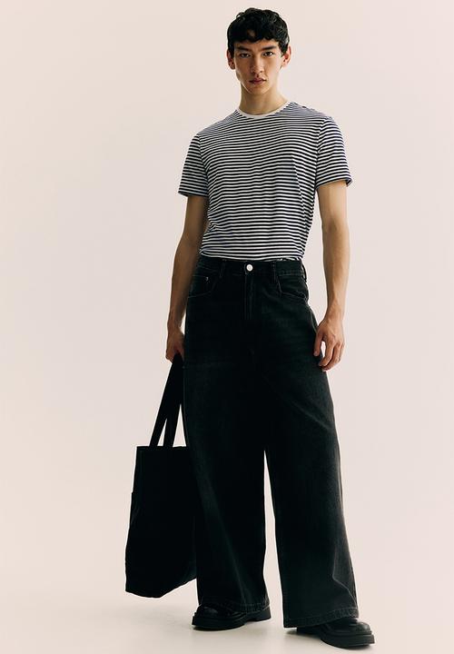 H&M - Slim fit round-necked t-shirt - navy blue